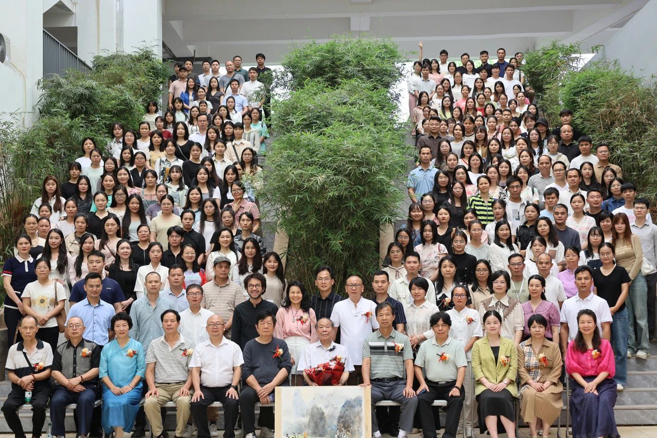 桂平市中小学美术教师水彩画专题培训活动暨大藤峡水彩画社成立仪式在我校顺利举行 丨 星空体育app(中国)官方网站